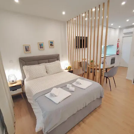 A Window To - Premium Downtown Apartment Porto