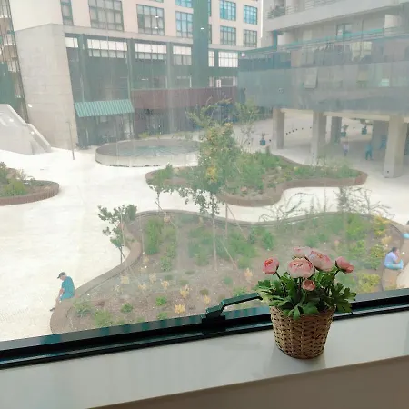 A Window To - Premium Downtown Apartment
